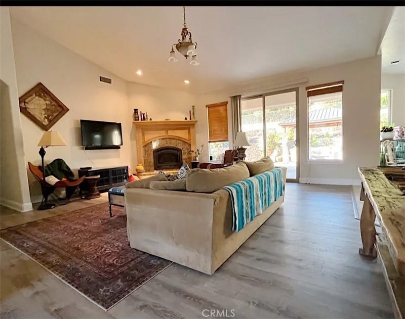 170 Nutwood Circle