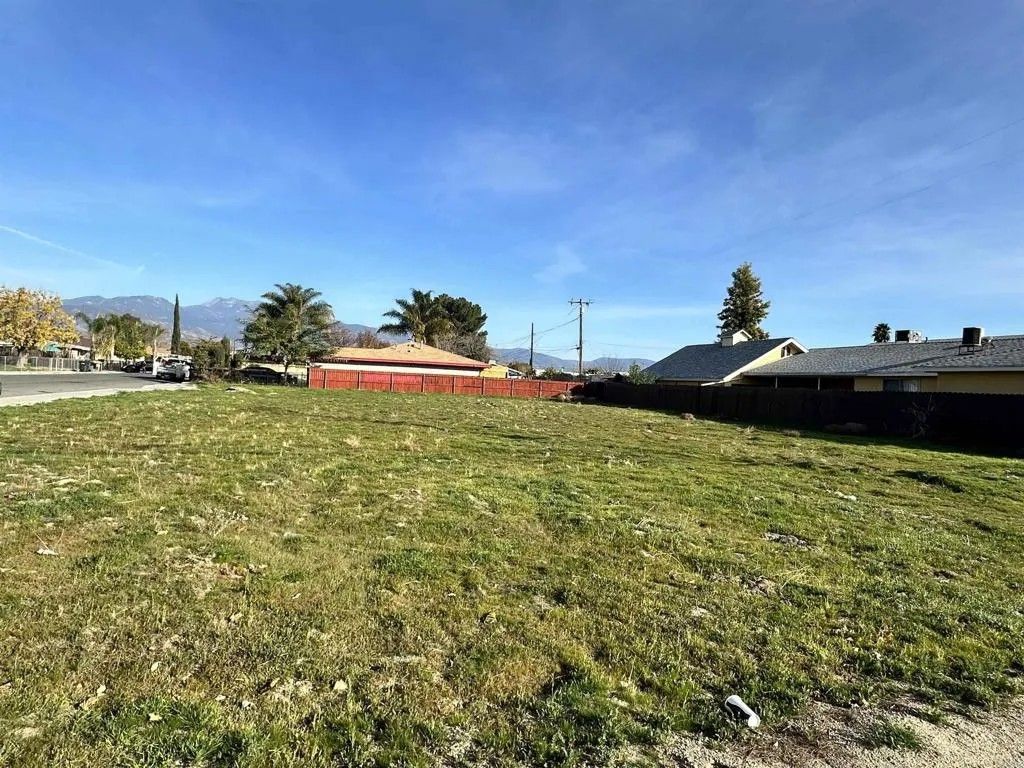 Photo of 605 S Jordan Avenue, San Jacinto, CA 92583 (MLS # PTP2507764)