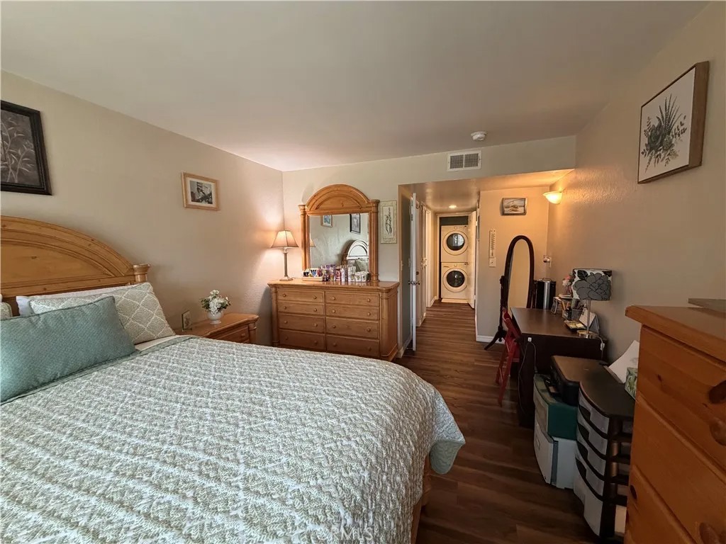 2599 Walnut 205