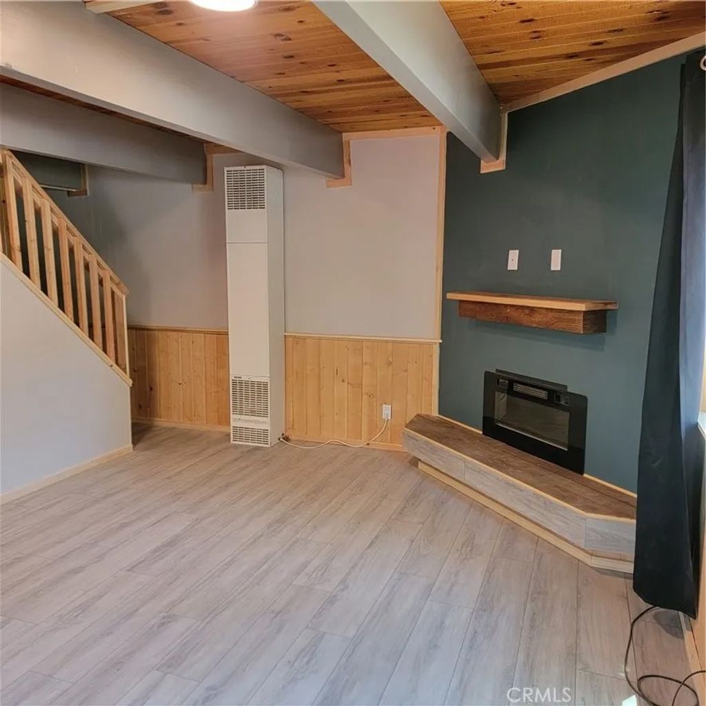 Photo of 221 Imperial AVE, Sugarloaf, CA 92386 (MLS # IG26113313)