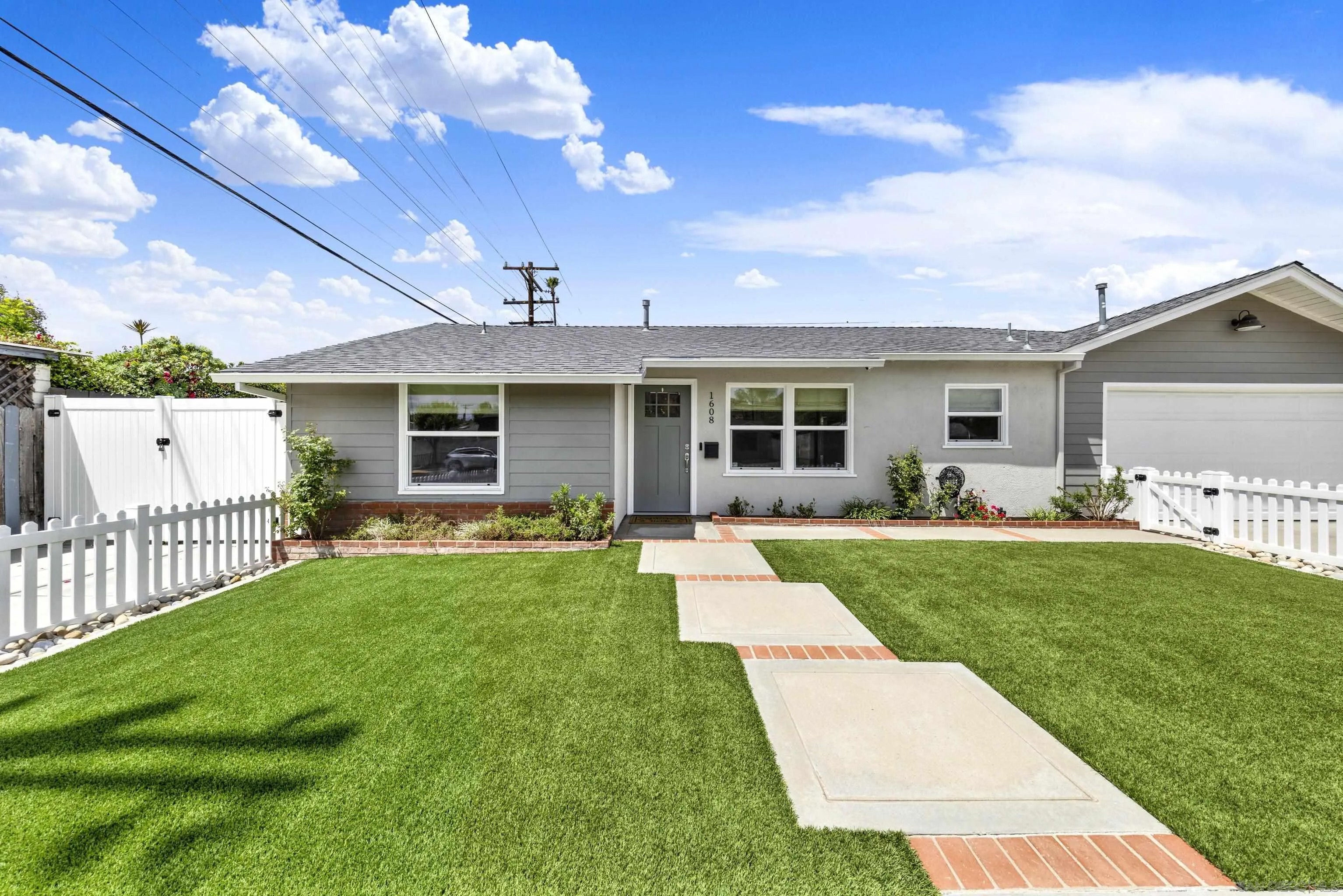 1608 N Mollison