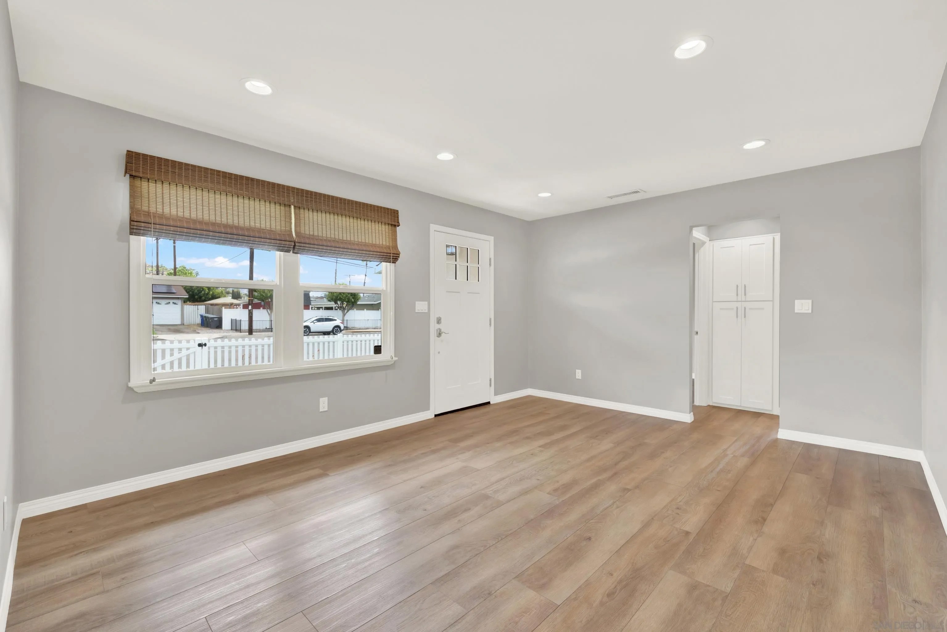 1608 N Mollison