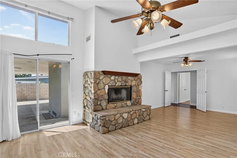 2028 W Midwood