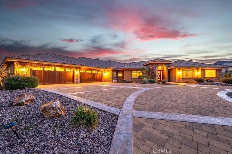 58839 Santa Barbara Dr