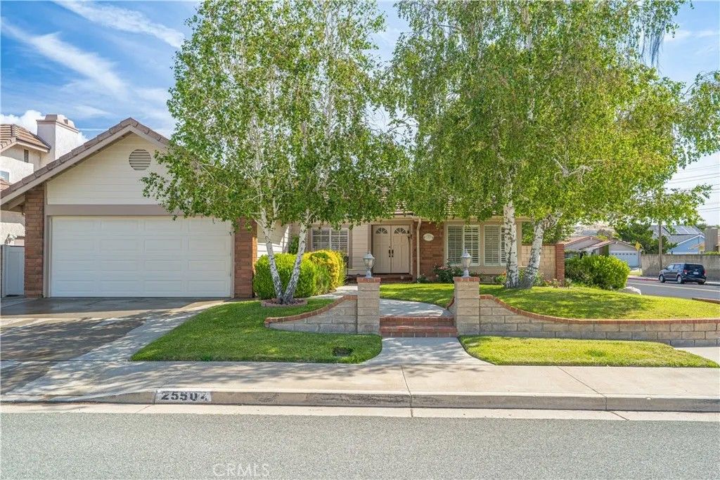 Photo of 25504 Via Gracioso, Valencia, CA 91355 (MLS # SR26089374)
