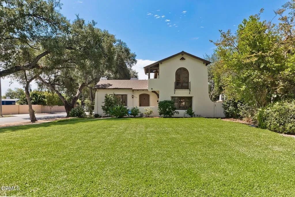 Photo of 2096 Brigden RD, Pasadena, CA 91104 (MLS # P1-28412)