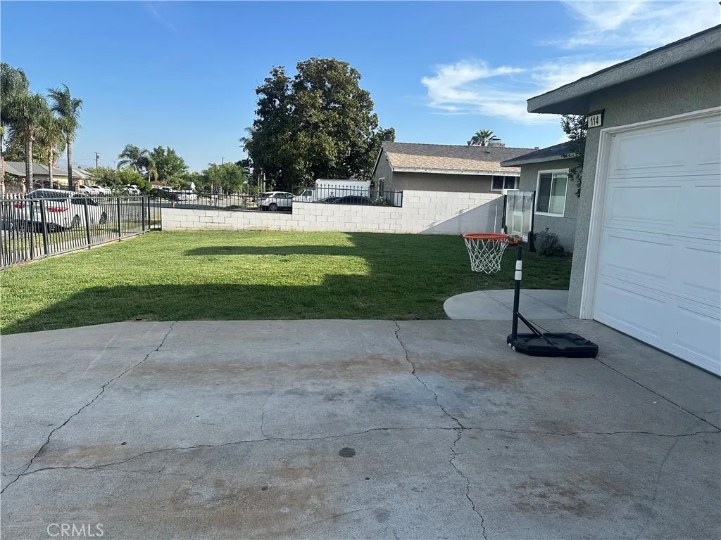 114 Acacia Avenue South