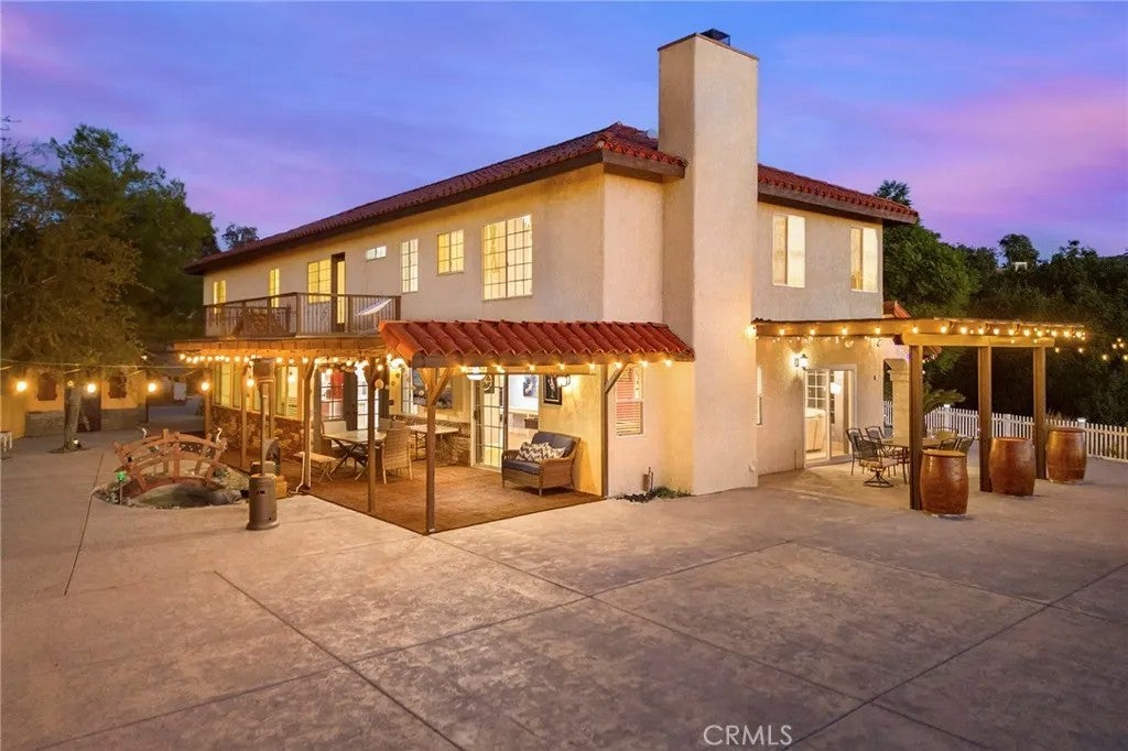 Photo of 38975 Via De Oro, Temecula, CA 92592 (MLS # WS26057559)