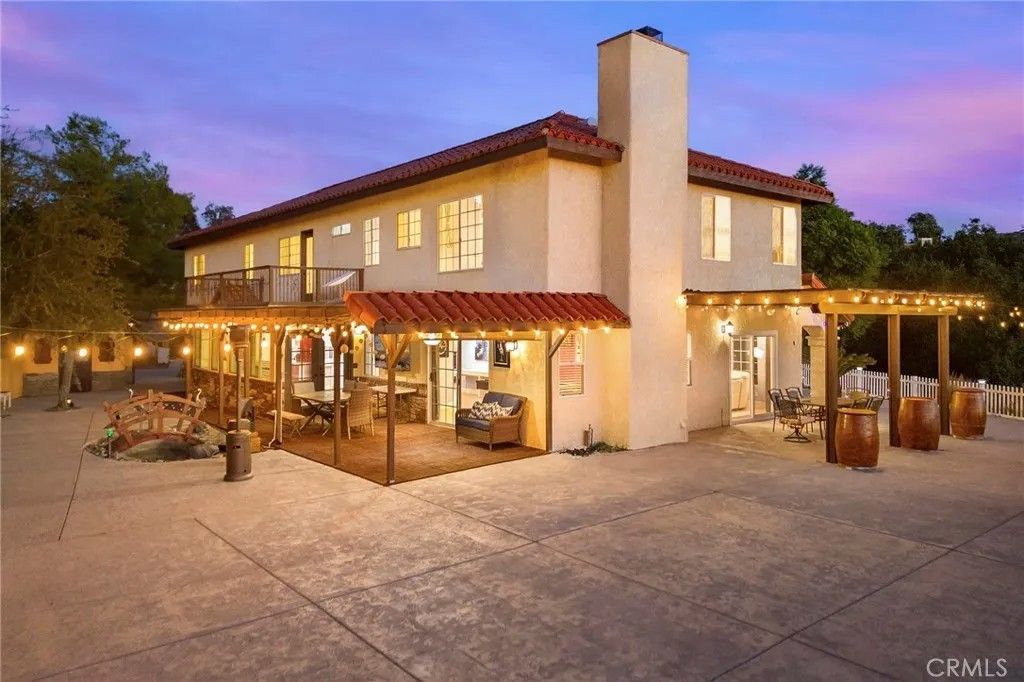 Photo of 38975 Via De Oro, Temecula, CA 92592 (MLS # WS26057559)