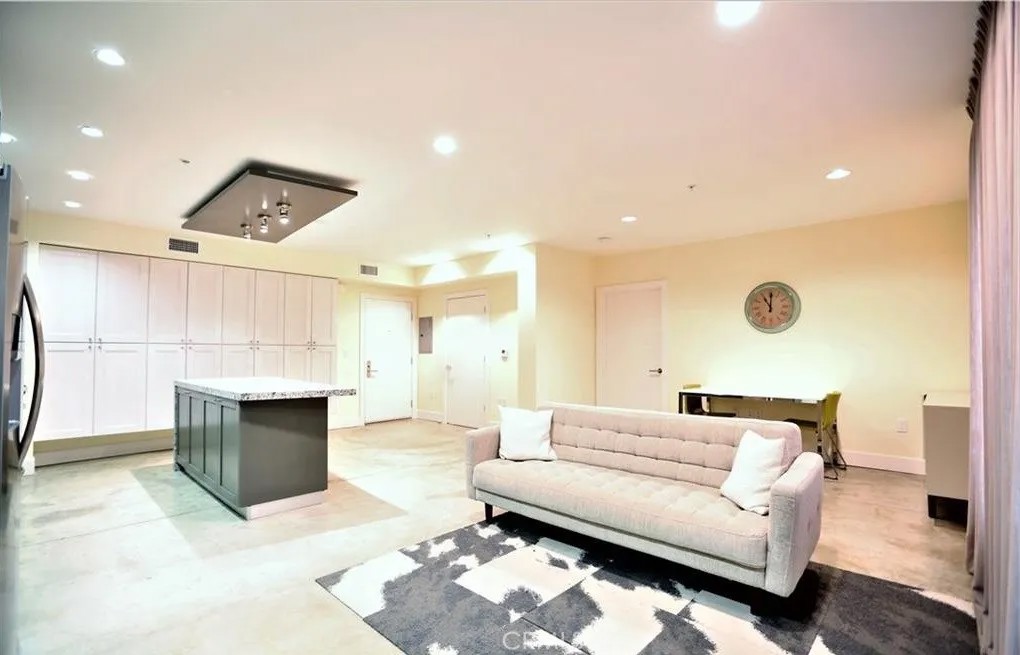 133 S Los Robles Avenue 308