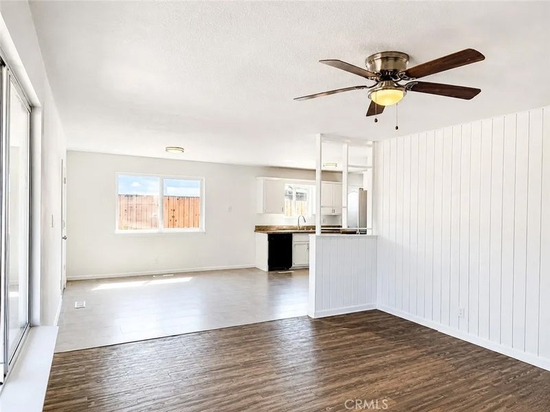 2337 W Shields