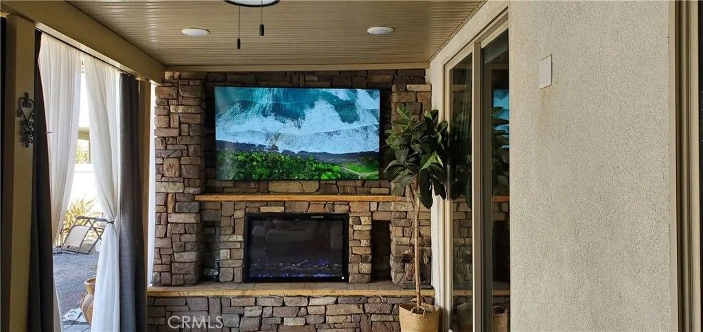 Photo of 1513 Camino Hidalgo, Hemet, CA 92545 (MLS # IG25228458)