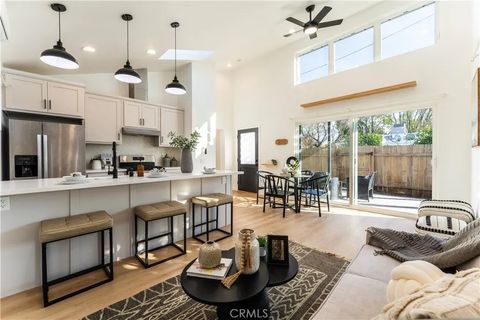 Photo of 16124 San Fernando Mission Blvd, Granada Hills, CA 91344 (MLS # SR26083260)