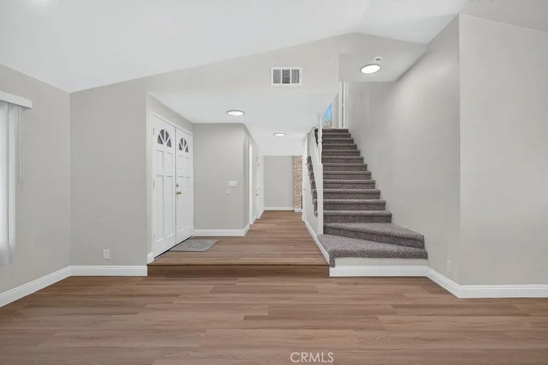 6542 Redbud