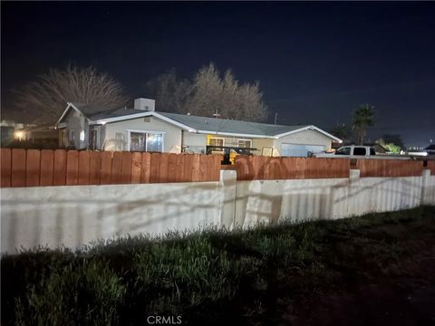 Photo of 13413 Pauhaska Rd, Apple Valley, CA 92308 (MLS # CV26051938)