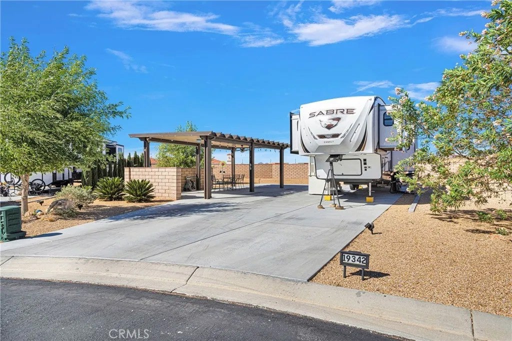 Photo of 19342 Birdie Way, Apple Valley, CA 92308 (MLS # CV26206389)
