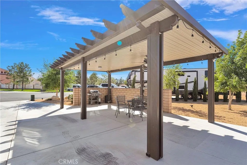 Photo of 19342 Birdie Way, Apple Valley, CA 92308 (MLS # CV26206389)