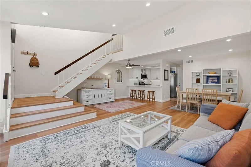 5676 E Los Angeles