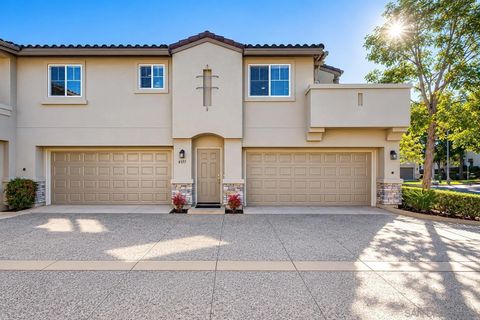 Photo of 6377 Alexandri Cir, Carlsbad, CA 92011 (MLS # 250044835)