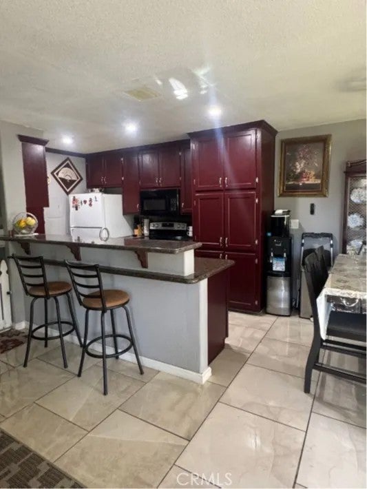 846 Wyman Way 2