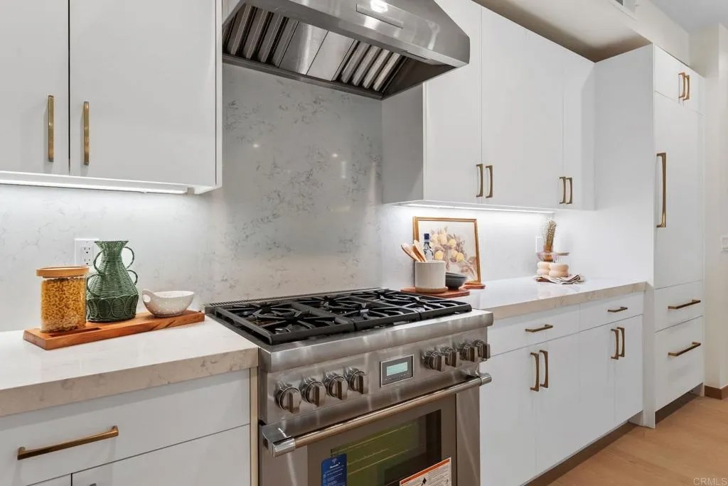 2670 Roosevelt Street