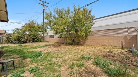 Tiny photo for 19008 Grove Place, Bloomington, CA 92316 (MLS # CV26097304)