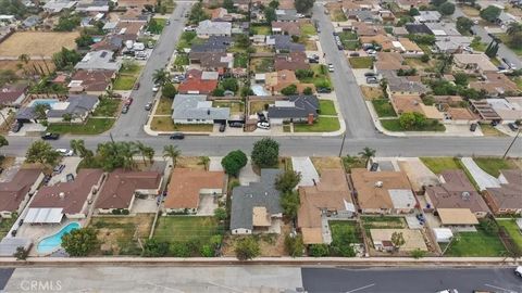 Tiny photo for 19008 Grove Place, Bloomington, CA 92316 (MLS # CV26097304)