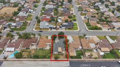 Tiny photo for 19008 Grove Place, Bloomington, CA 92316 (MLS # CV26097304)