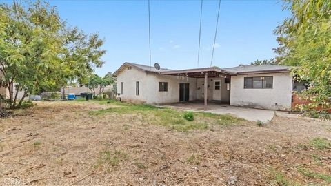 Tiny photo for 19008 Grove Place, Bloomington, CA 92316 (MLS # CV26097304)