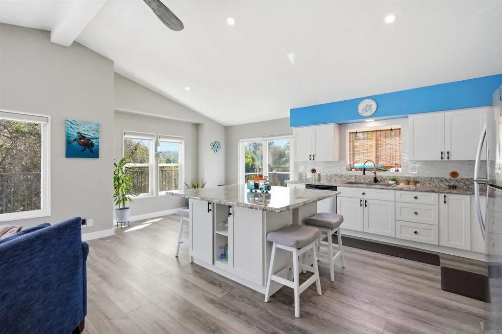 2326 Azure Lane