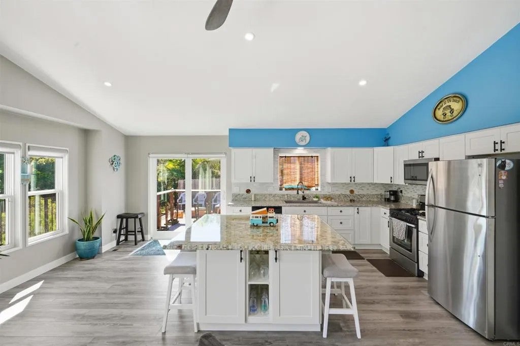2326 Azure Lane