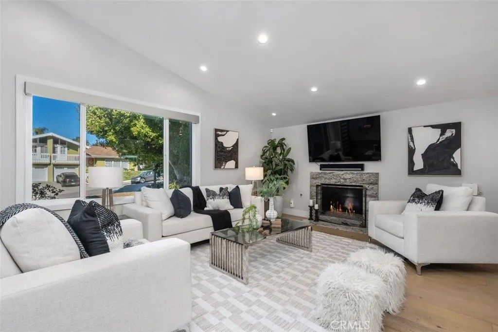 Photo of 4032 Towhee Drive, Calabasas, CA 91302 (MLS # SR26007901)