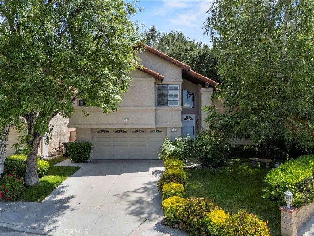 Photo of 24103 Clearbank Lane, Newhall, CA 91321 (MLS # SR26095378)