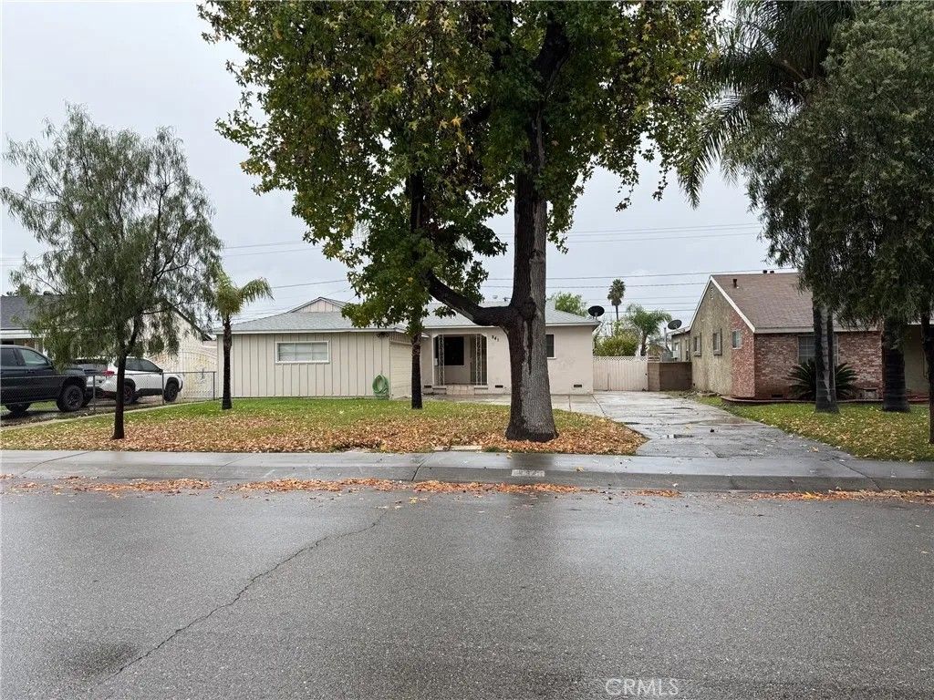 Photo of 841 W B St, Ontario, CA 91762 (MLS # CV26000195)