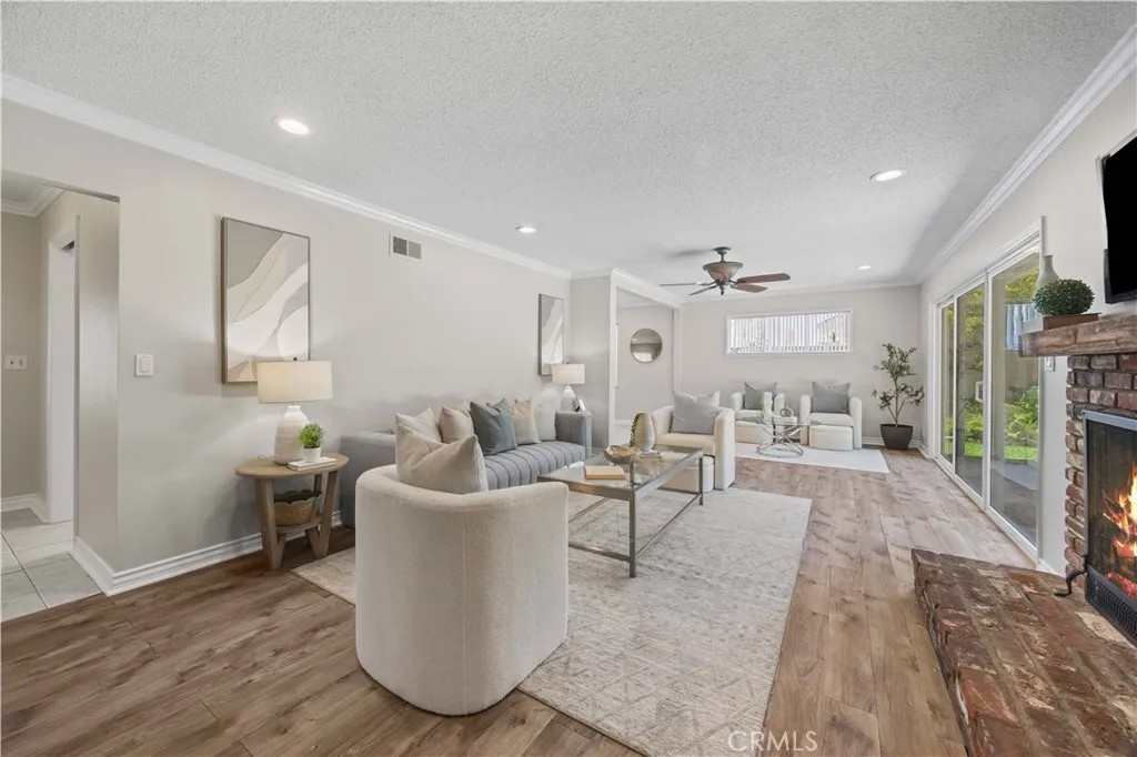1571 W Pacific