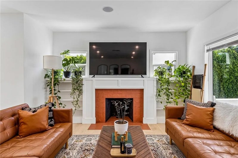 2417 W 75th Street