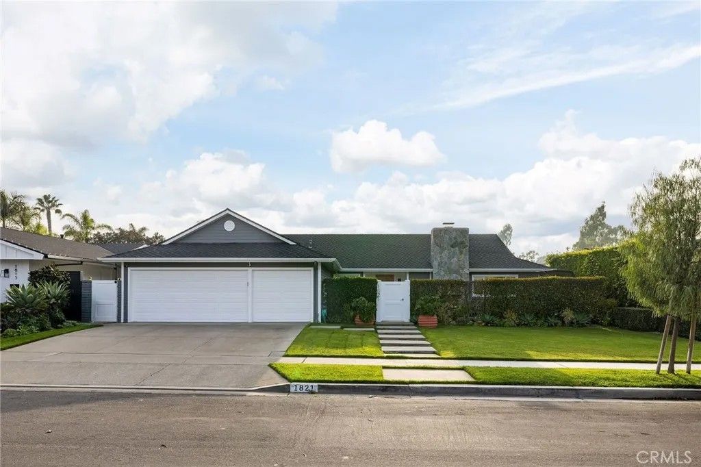 Photo of 1821 Sandalwood Lane, Newport Beach, CA 92660 (MLS # NP25281297)