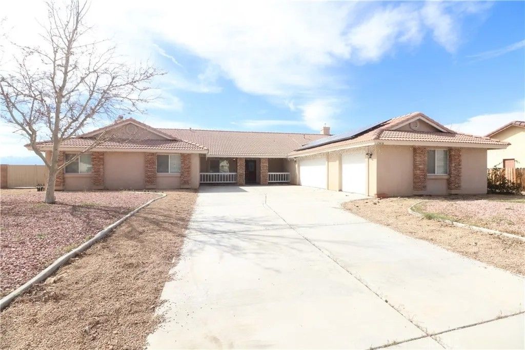 Photo of 13436 Havasu Rd, Apple Valley, CA 92308 (MLS # PW26047101)