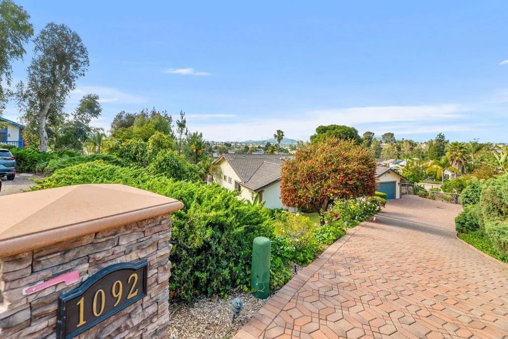 1092 Serena Way