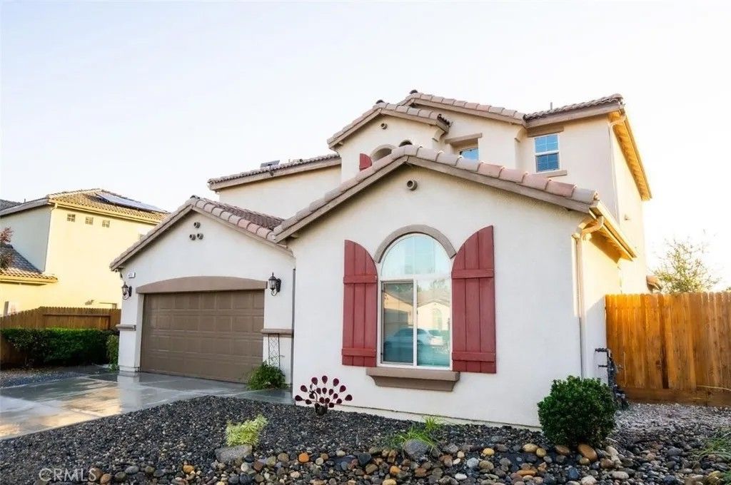 Photo of 470 Daphne Ln, Lemoore, CA 93245 (MLS # SC26089125)