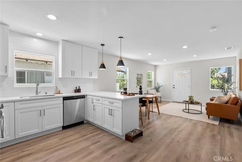 1745 W 39th