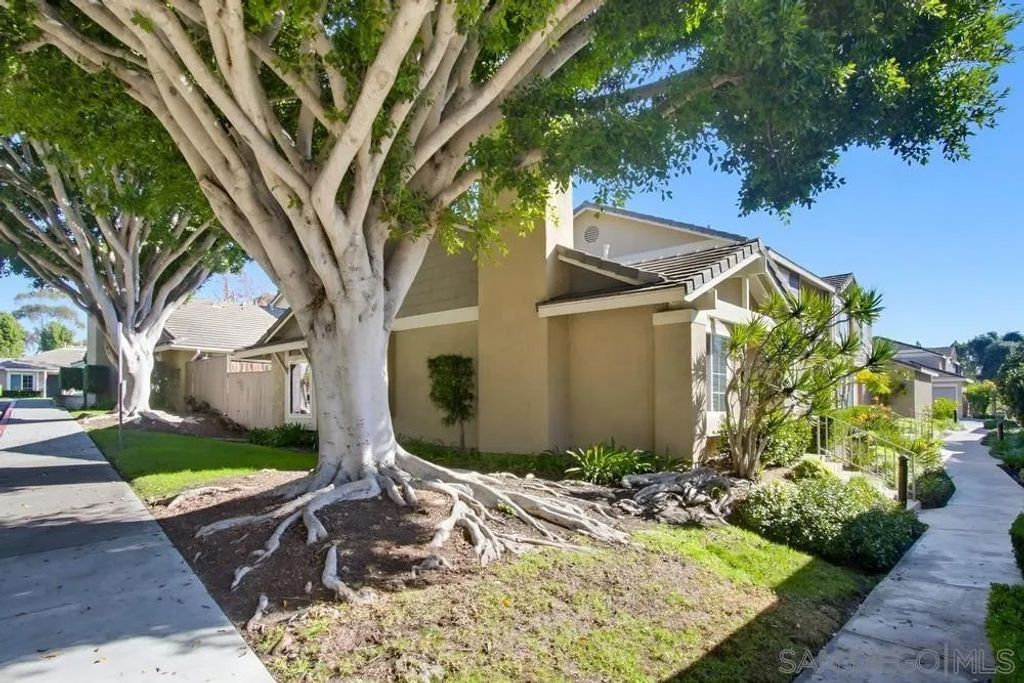 Photo of 3613 Caminito Carmel Landing, San Diego, CA 92130 (MLS # 250043744)