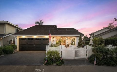 Photo of 6 Blue Ridge, Irvine, CA 92620 (MLS # OC25235390)