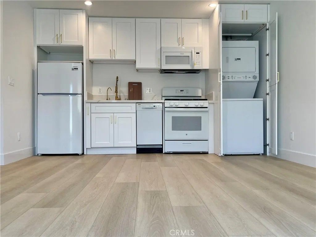 Photo of 7328 Mclaren Ave, West Hills, CA 91307 (MLS # SR26084183)