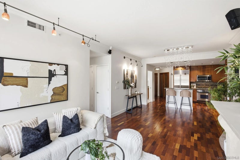 700 W Harbor Dr 608