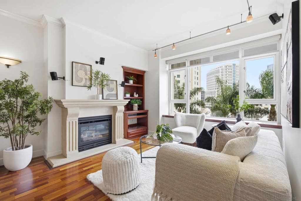 Photo of 700 W Harbor Dr #608, San Diego, CA 92101 (MLS # 260020049)