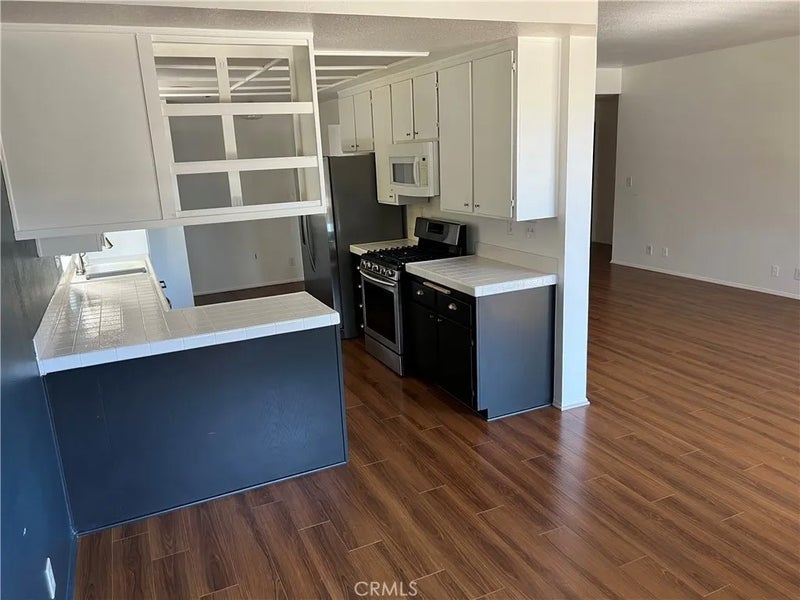 13331 Moorpark Street 110