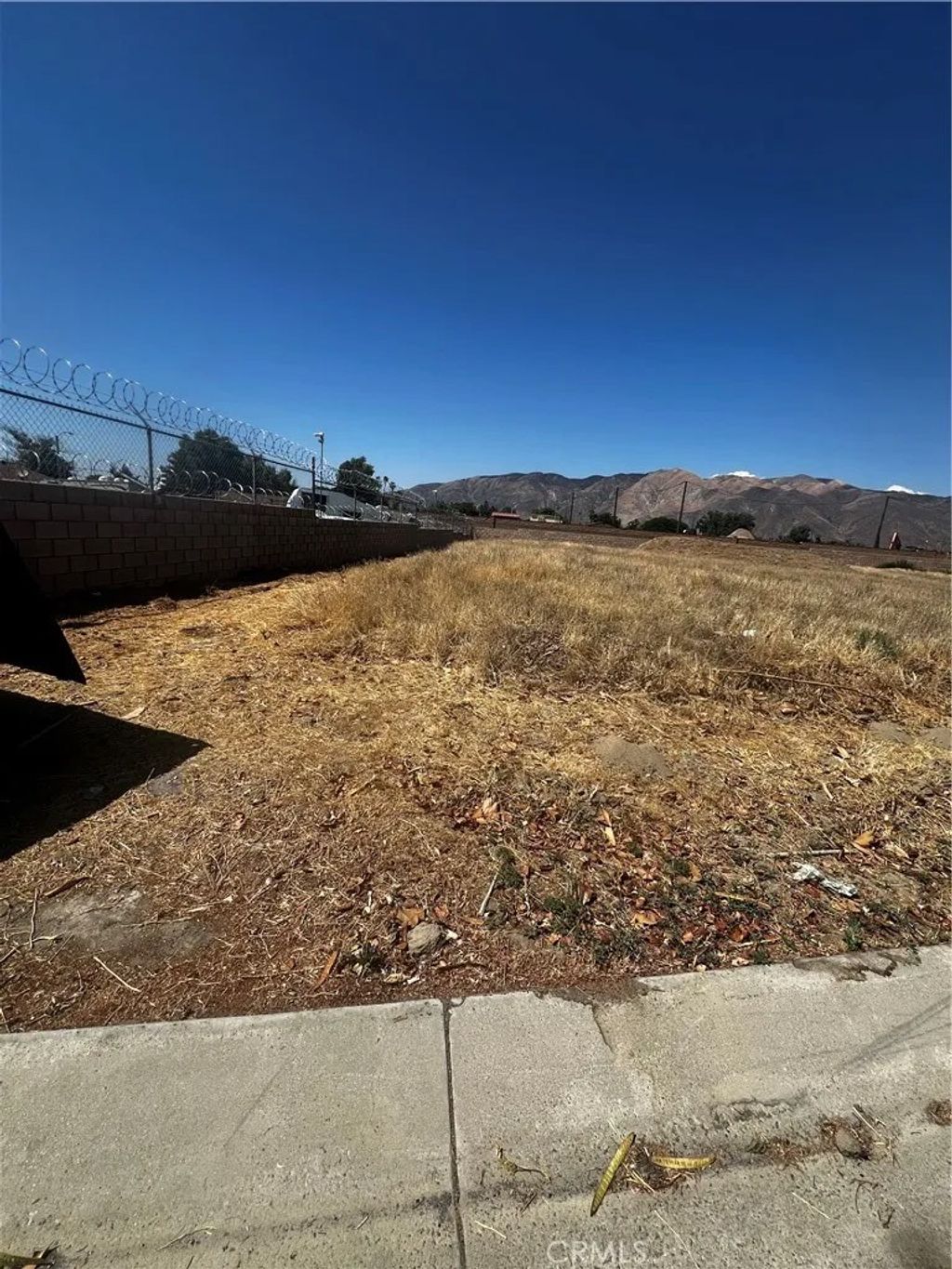 Photo of 515 Justice Ave, San Jacinto, CA 92583 (MLS # IV25175822)