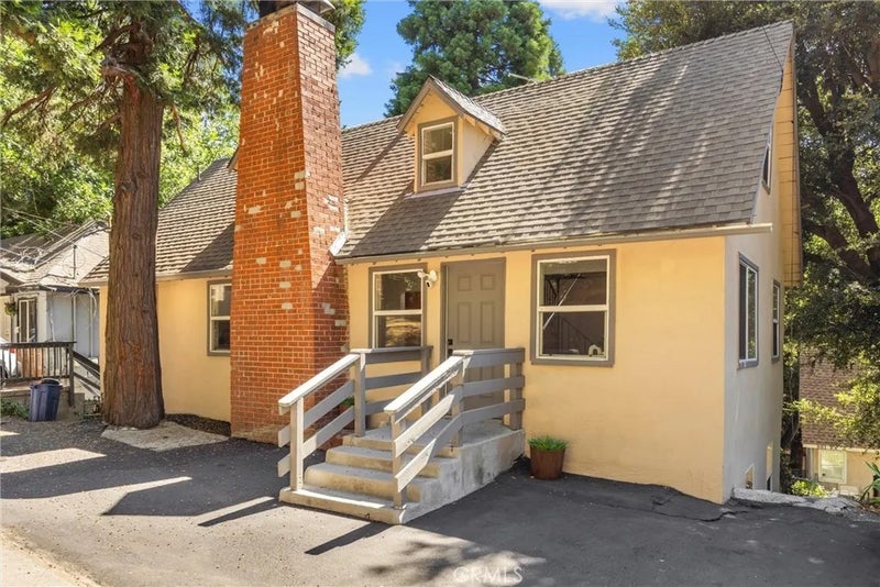 797 W Village