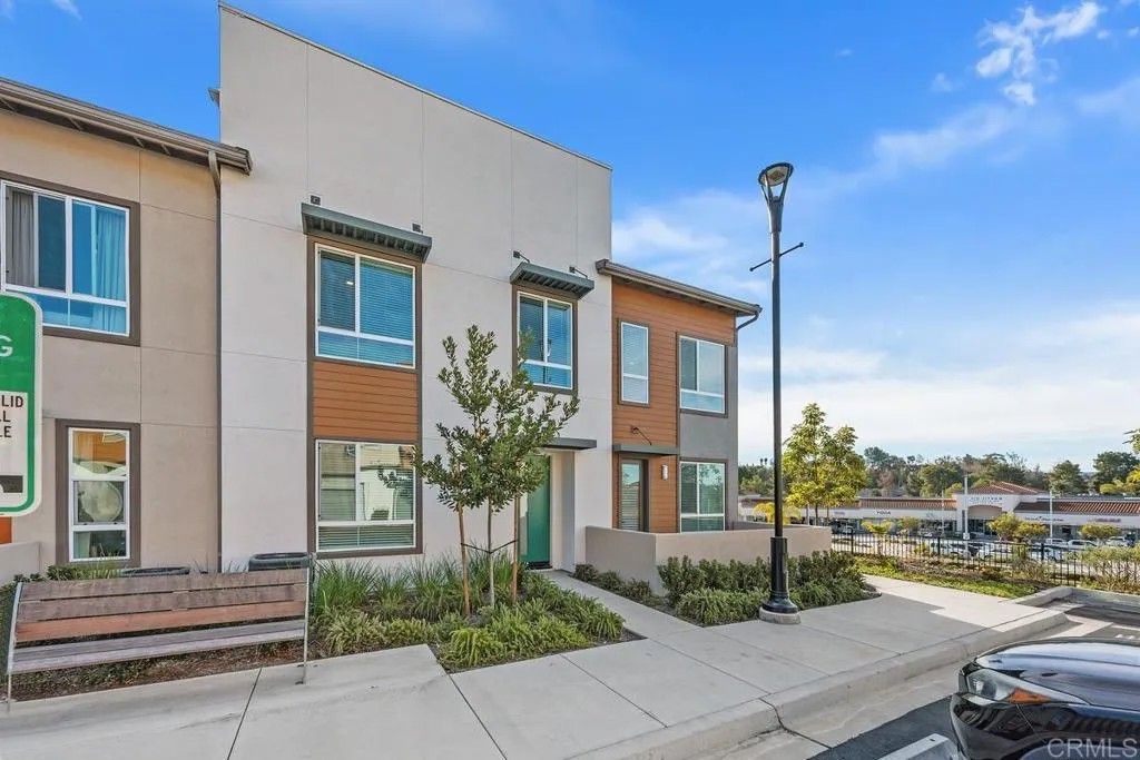 Photo of 1047 Arrowood Trail, Vista, CA 92081 (MLS # NDP2511436)